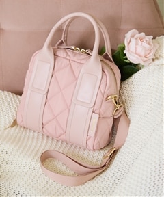 ピンクベージュ