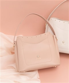 ピンクベージュ