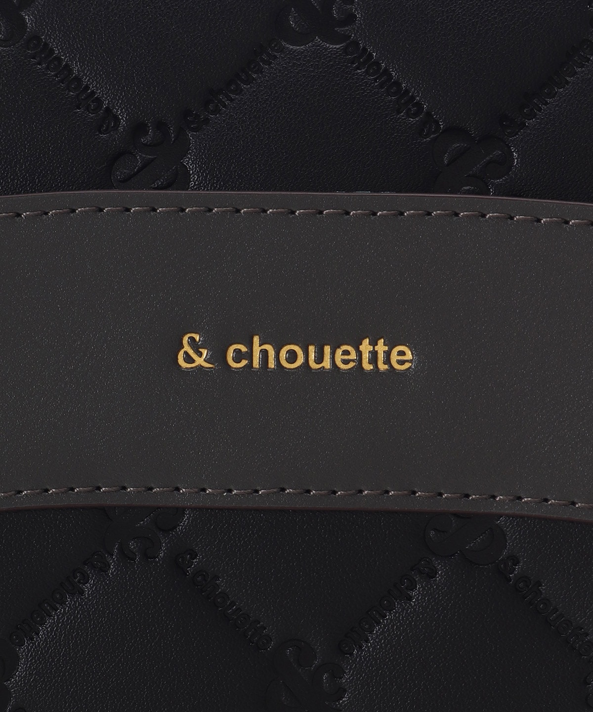 型押しモノグラム スクエアショルダーバッグ